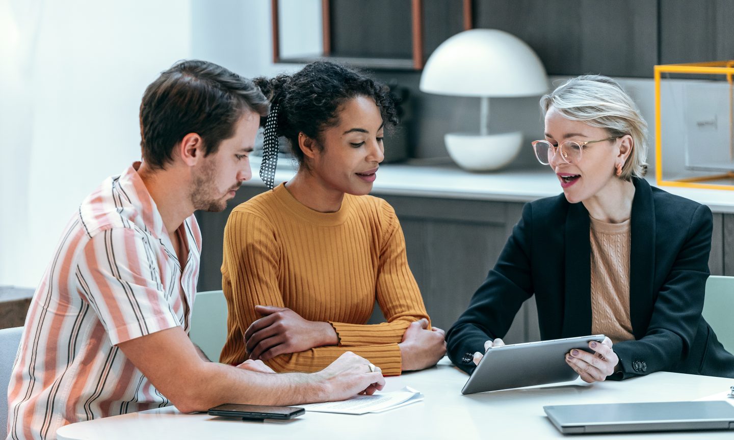 Headhunter und Künstliche Intelligenz: Die Zukunft der Personalvermittlung