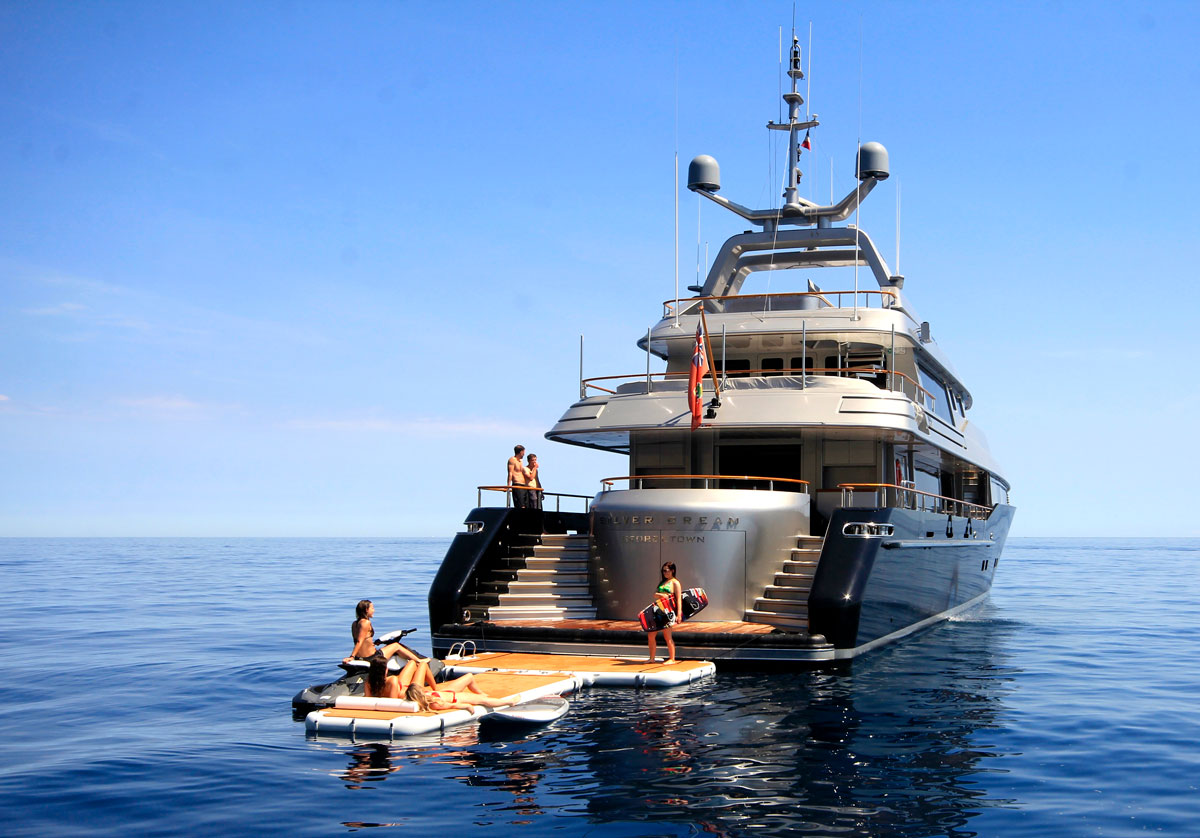 Luxus und Funktionalität vereint mit einer modernen aufblasbare dock für Superyachten