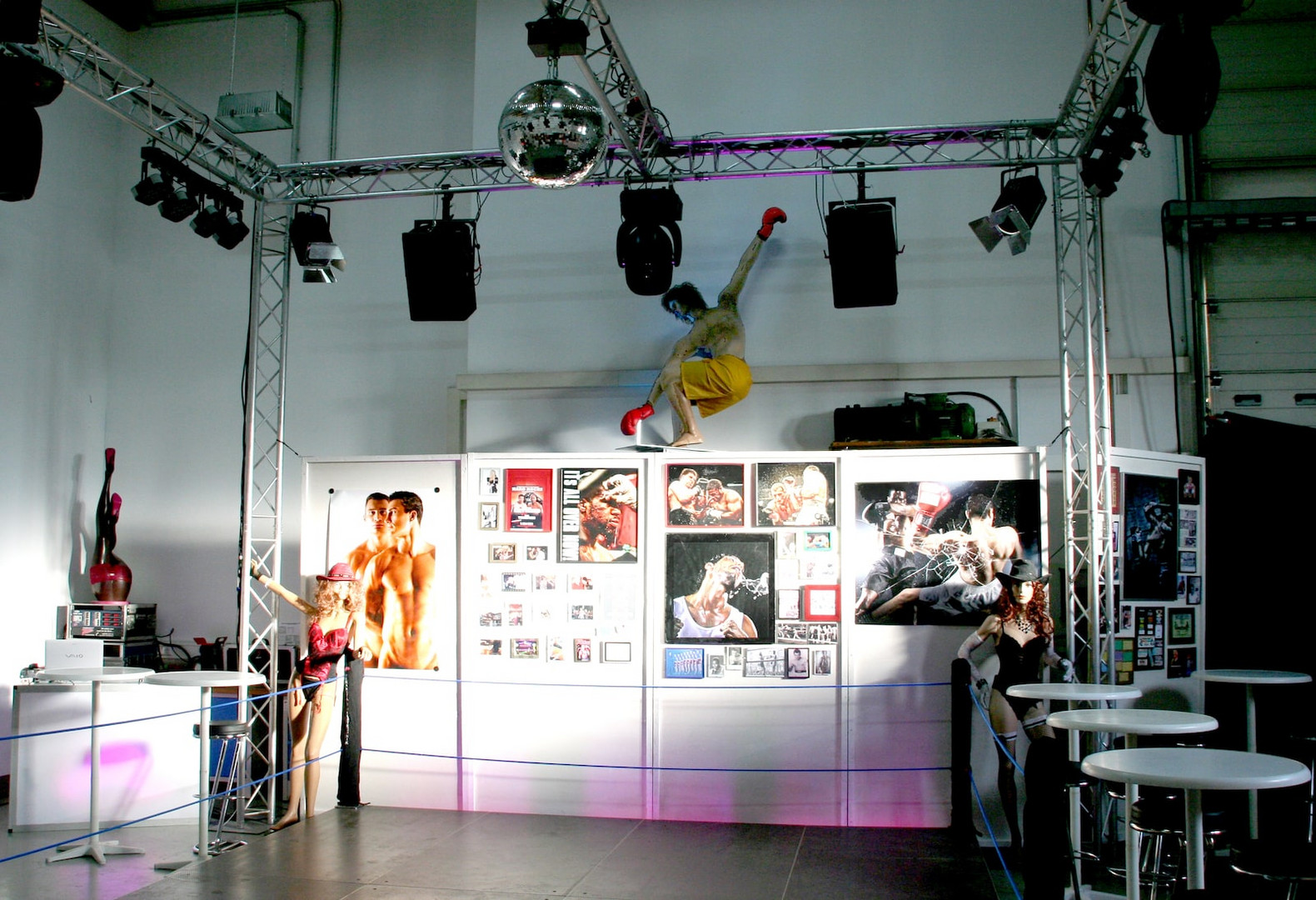 So einfach kannst du Funktion One mieten für dein Event