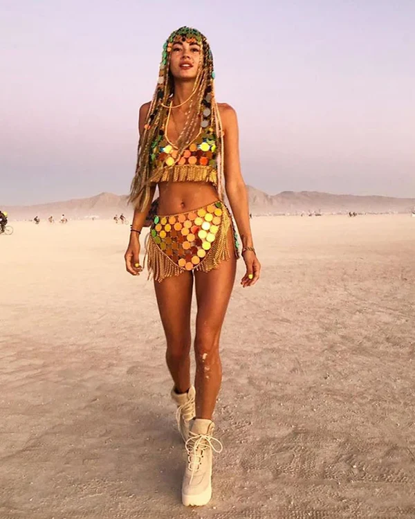 Festival Outfits Damen: Moderne Festival Kleidung für unvergessliche Events