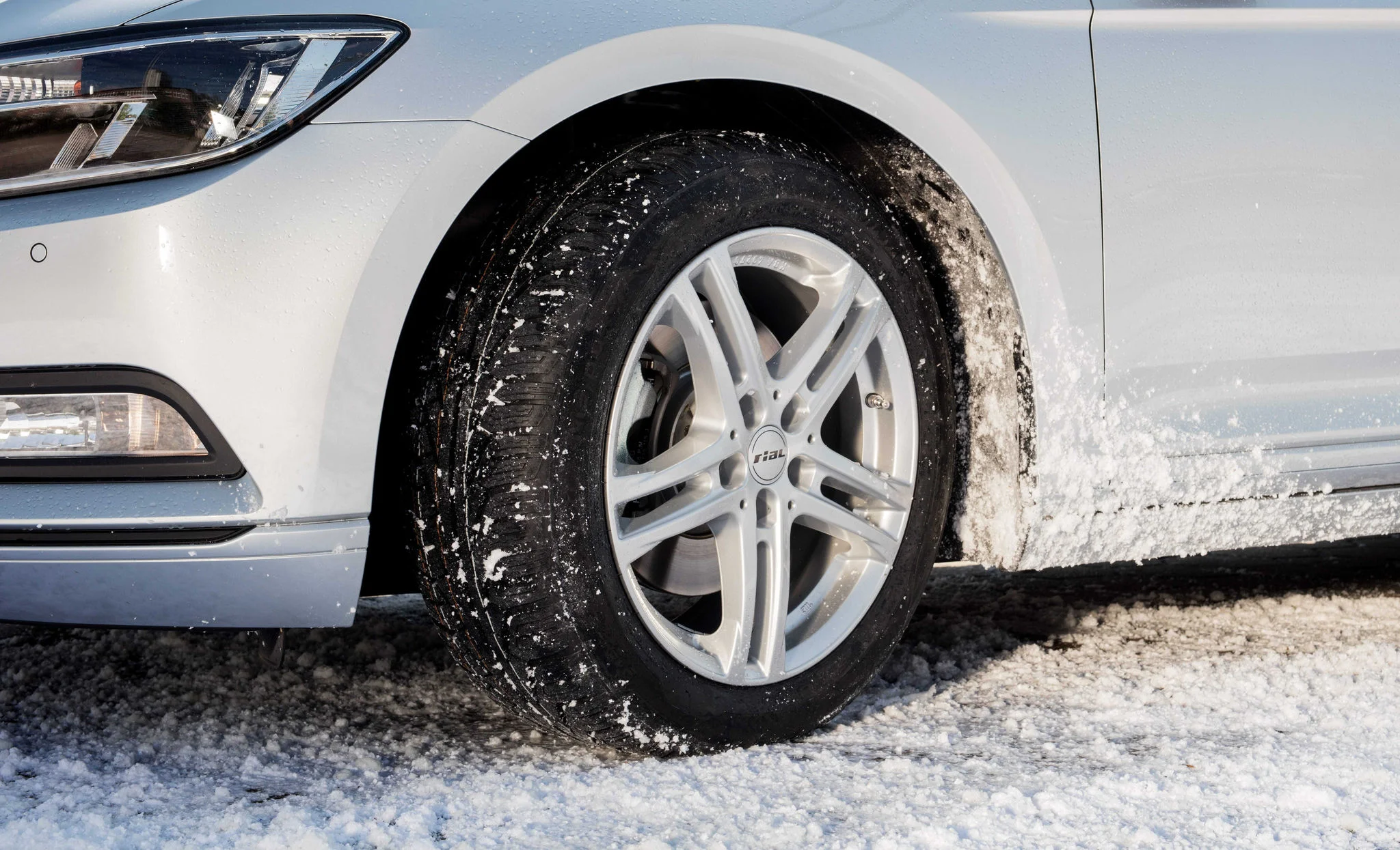 Thule Schneeketten Konfigurator kaufen: So wählen Sie die beste Schneekette mit Hilfe von Schneeketten4u